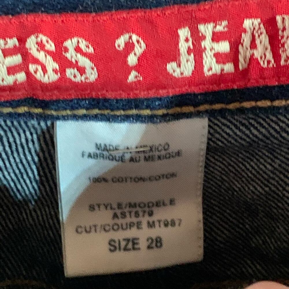 Guess - Picture 4 of 8